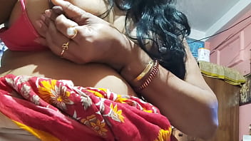 indian sexy milf sauna turk kiz amini sertce parmakliyor