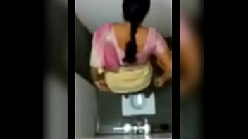 chinese girl pissing toilet