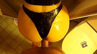 busty mature in latex does double anal