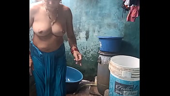 indian village mom bathing