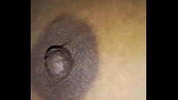 indean women show s her boobs