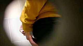 amateur teen orgasm in public mcdonald s toilet