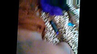 seachblonde dick sucking hoe gets fingered and facialed