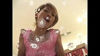 girl kissing random girls part 4 thumbwar contest video
