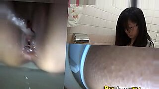piss pussy toilet