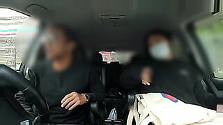 gangbang di dalam kereta