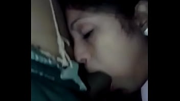 download tamil aunty sex saree pee