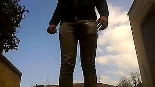 guy pee outdoor