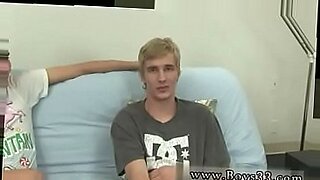 mom handjob boy on room daughter watching