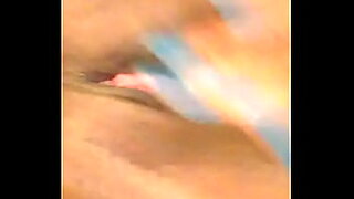 chavala de nicaragua eyaculando mientras se masturba