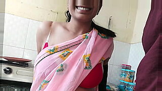 indian bhabhi in sari all sex clip