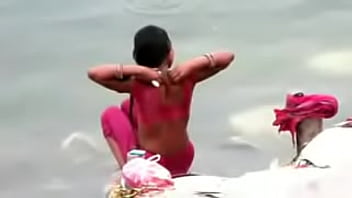 indian women nude bathing ganga river hidden cam