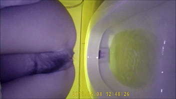 hidden camera in toilet sexyy desi indian girls to peee pissing
