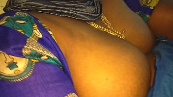 indian mallu aunty removing saree bra