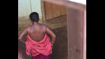 indian women nude bathing outside hidden cam video