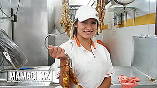 super hot latina makes a great handjob