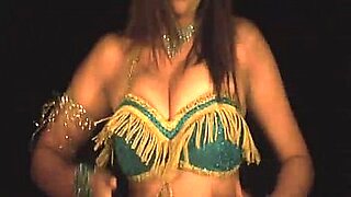 arab pussy show dance belly