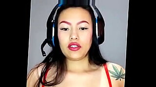 seachcute girl masturbating in hidden web camera