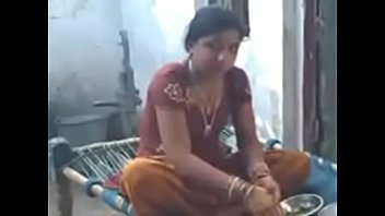 indian new married 18 years girl in first fuckking saree remove sex