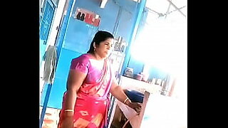 indian red saree aunty with taxi driver