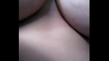 desi aunty tight tshirt boob press