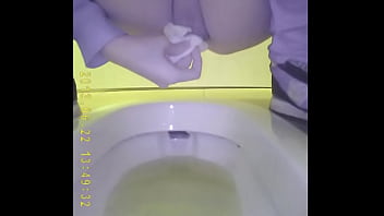 piss pussy toilet