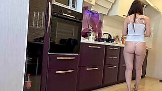 rich house wife fucking home servant
