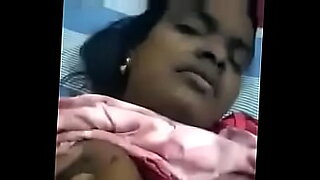 indian mature aunty undressing