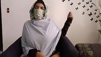 arab dick flash hijab