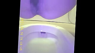 xixi wc voyeur